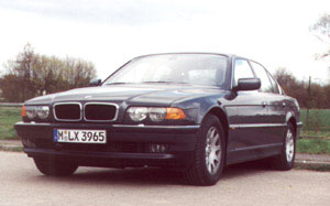 bmw7er-3.jpg (22021 Byte)