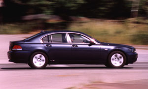 bmw735i-2.jpg (36908 Byte)