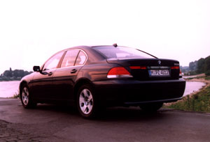 bmw735i-4.jpg